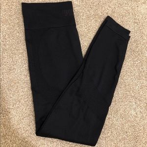 PINK VICTORIA SECRET LEGGINGS